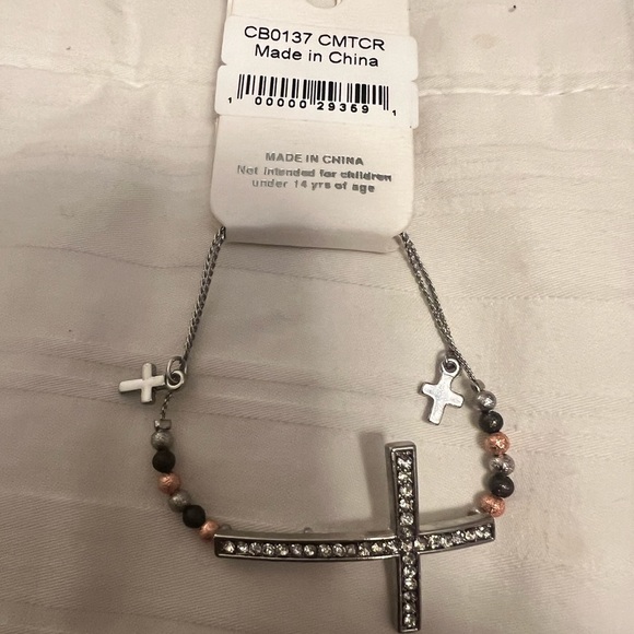 Cross bracelet - Picture 2 of 5